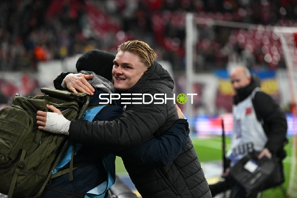 Umarmung am Spielfeldrand