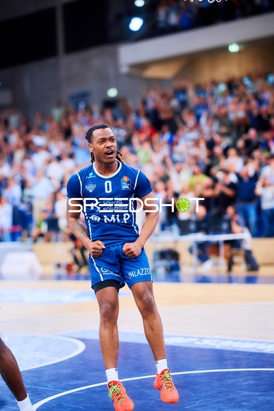 Jubel DJ Horne (0;MLP Academics Heidelberg)