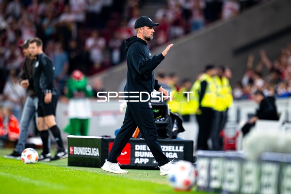 Trainer an der Seitenlinie