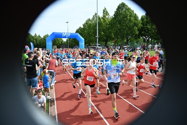 Gemeinsamer Start beim TVE Sommerlauf Edingen
