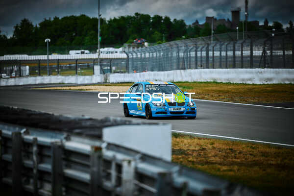 Keeevin Sports and Racing (130): Dan Berghult, Juha Miettinen, Oliver Frisse auf der Rennstrecke