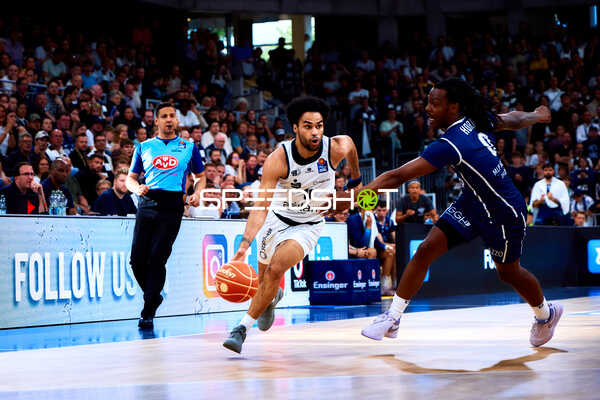 Dribbling und Verteidigung im Playoff-Spiel