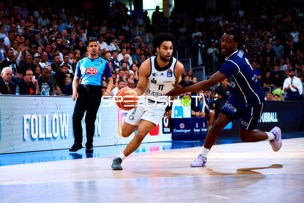 Dribbling und Verteidigung im Spiel