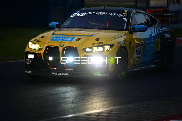 Rennfahrzeug auf der Strecke