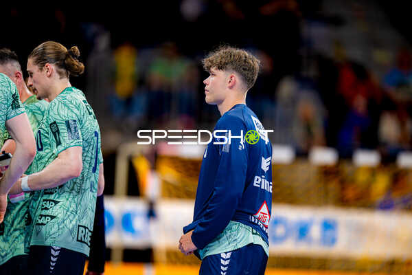 Spieler am Spielfeldrand