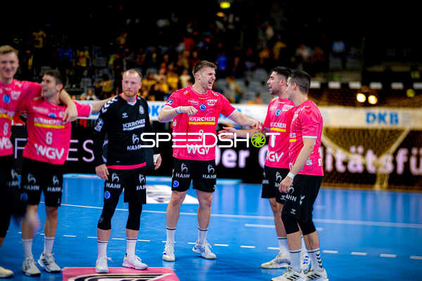 Gianfranco Pribetic (9, TVB 1898 Stuttgart) und Achilleas Toskas (13, TVB 1898 Stuttgart) feiern