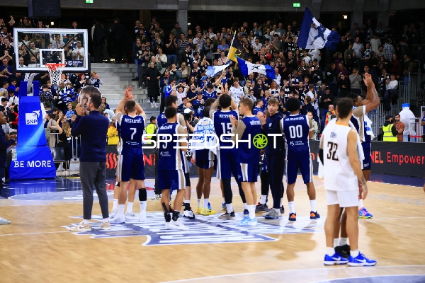 Spieler von MLP Academics Heidelberg feiern