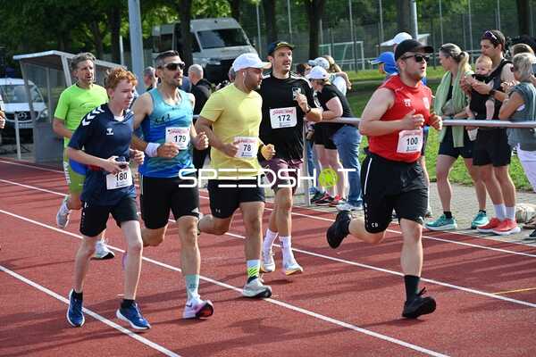 Läufer beim TVE Sommerlauf Edingen