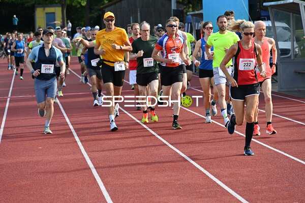 Gemeinsamer Start beim TVE Sommerlauf Edingen 2025