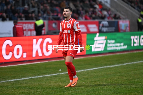 Spieler Stanislav Fehler (11; FC Rot Weiß Erfurt) in Aktion