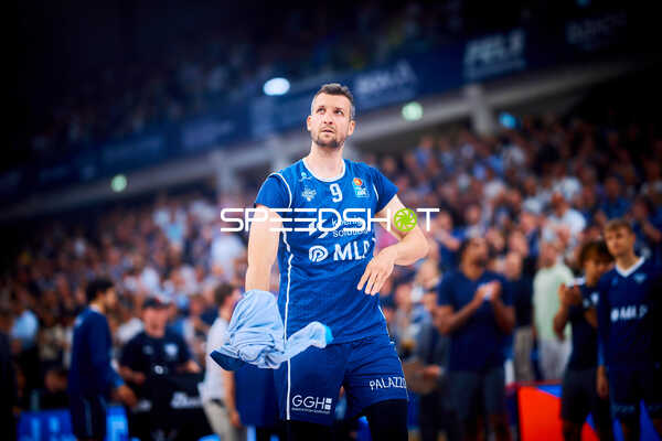 Paul Zipser (9; MLP Academics Heidelberg) in Position