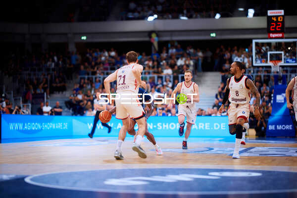 Spieler in Bewegung auf dem Court