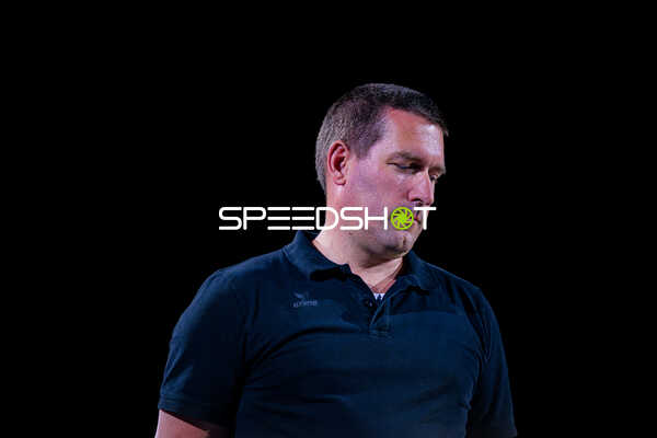 Coach in der Halle