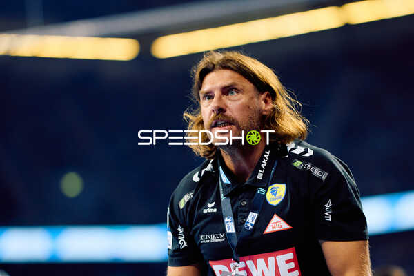 Cheftrainer Sebastian Hinze (cheftrainer; Rhein Neckar Löwen) in Aktion