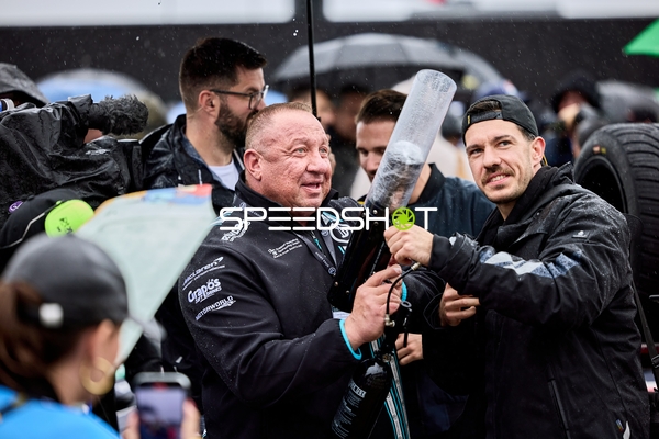 Feier im Fahrerlager beim DTM Finale