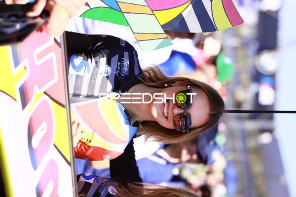 Grid Girl beim 24h Rennen 2025
