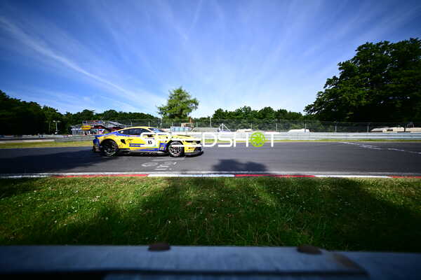 Ford Mustang GT3 auf der Rennstrecke