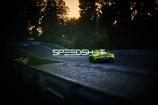 Rennfahrzeug auf der Nordschleife