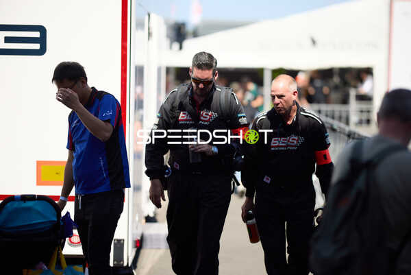 Mechaniker im Paddock