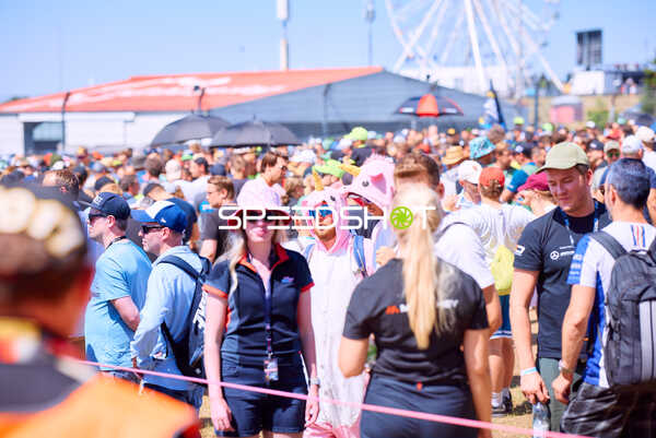 Fans beim 24h Rennen 2025 Nürburgring