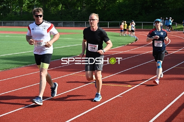 Läufer beim TVE Sommerlauf Edingen
