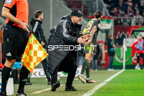 Trainer an der Seitenlinie