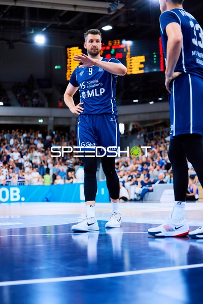 Spielunterbrechung Paul Zipser (9;MLP Academics Heidelberg)