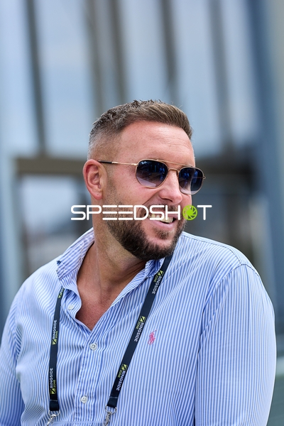 Ringside-Zone Face-Off in Heidelberg