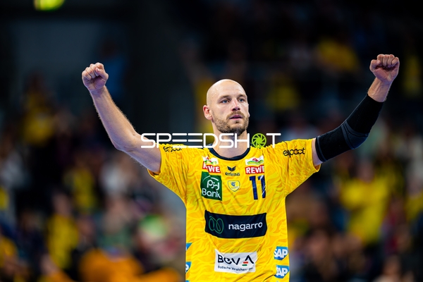 Lukas Sandell (11; Rhein Neckar Löwen) jubelt