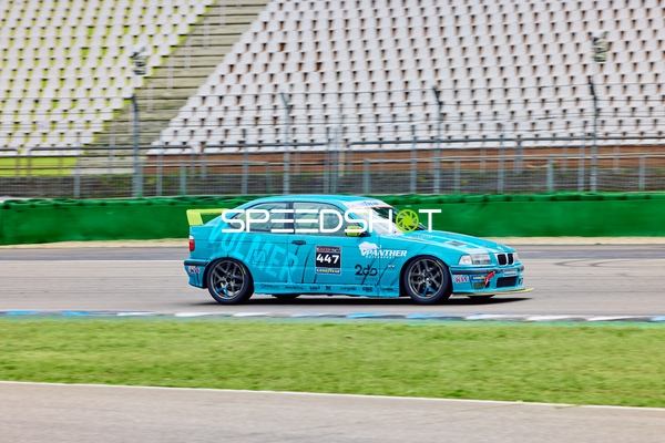 Tobias Marggraf fährt im BMW 318i Cup Rennen