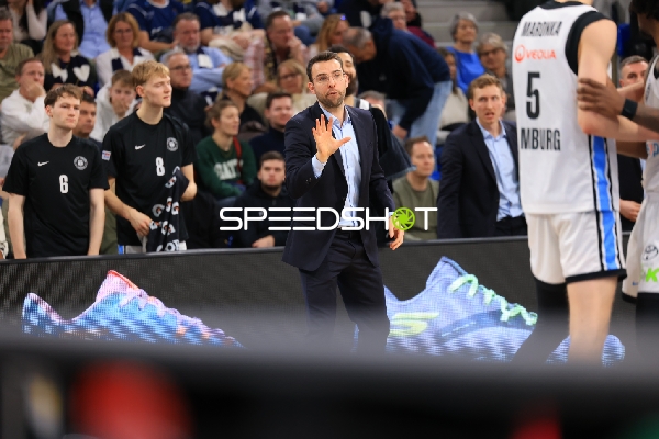 Szene mit Benka Barloschky (999; Veolia Towers Hamburg) und Spielern