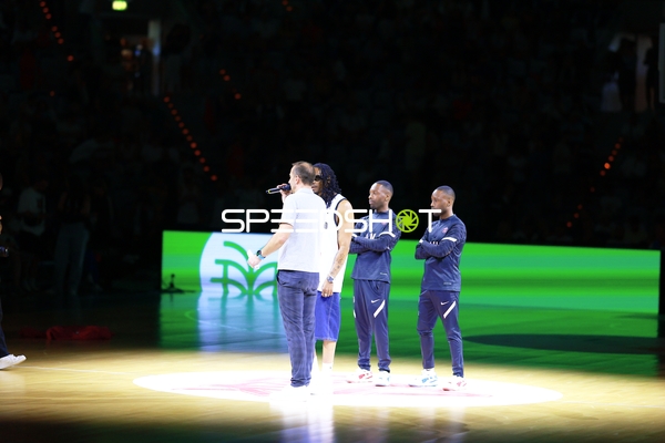 Präsentation auf dem Court