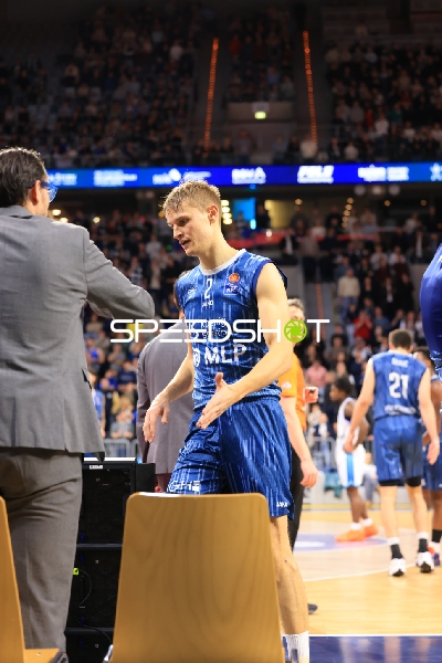 Szene mit Niklas Würzner (2; MLP Academics Heidelberg)