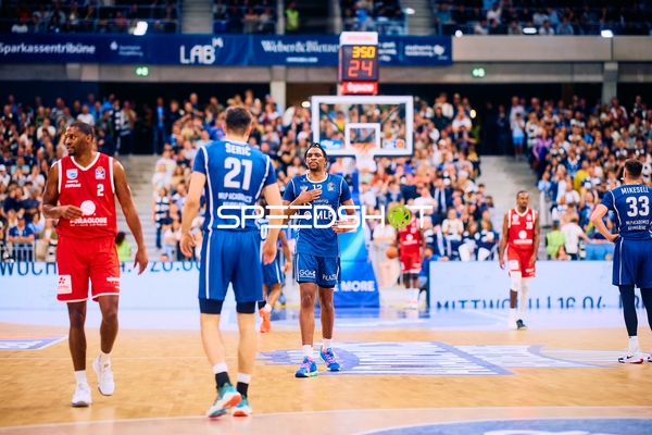 Dynamische Bewegung im Spiel: MLP Academics gegen Syntainics MBC