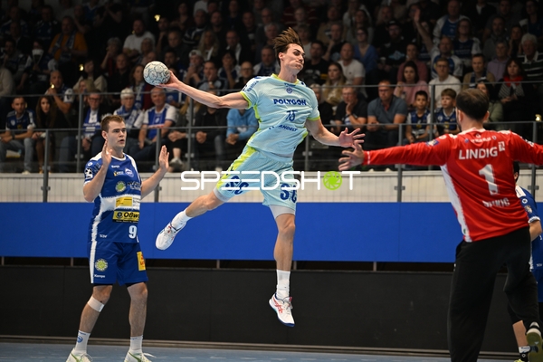 Max Beneke (9; ThSV Eisenach) wirft aufs Tor