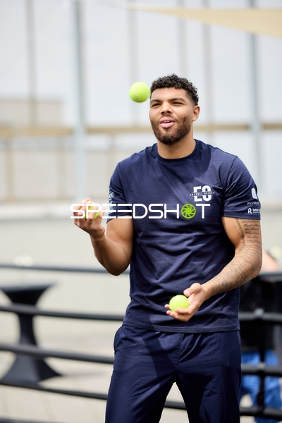 Ringside-Zone Face-Off