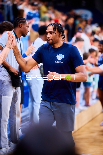 High-Five Osun Osunniyi (12;MLP Academics Heidelberg)