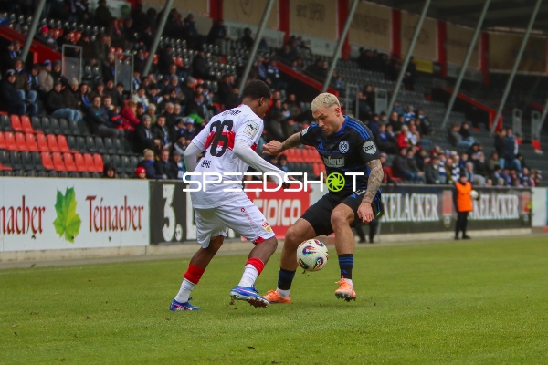 Zweikampf um den Ball