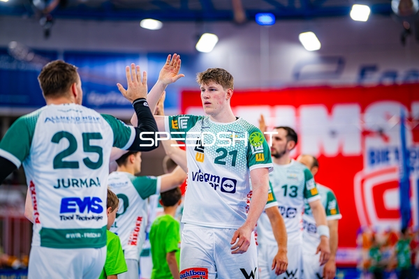 High-Five Ludvig Jurmala (25;Frisch Auf Göppingen), Sascha Brodbeck (21;Frisch Auf Göppingen)