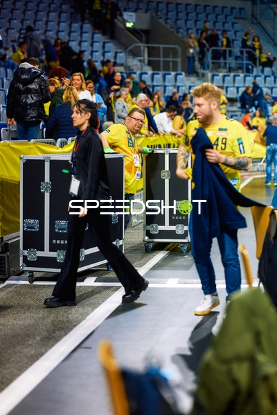 Spieler betritt das Spielfeld