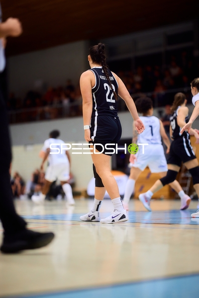 Valentina Pepic (22; KuSG Leimen Basketball) auf dem Spielfeld