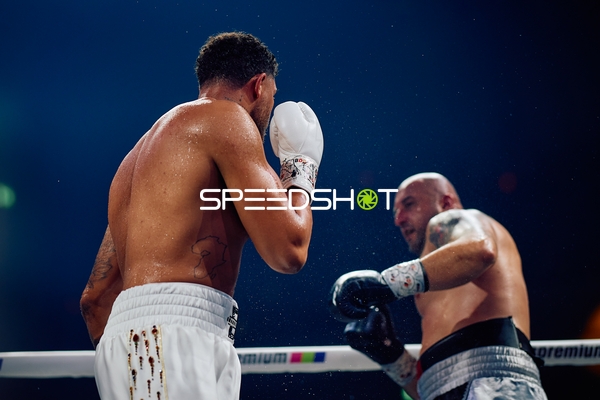 Boxer im Ring beim Schlagabtausch