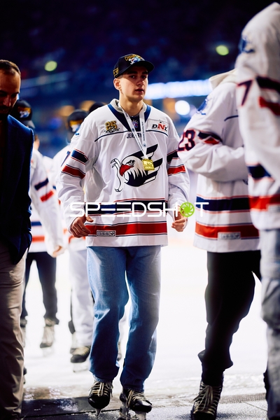 Jungadler feiern Meisterschaftserfolg