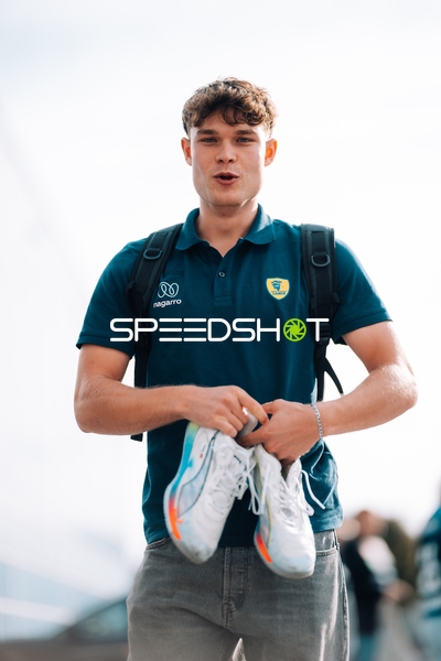 David More David More (15; Rhein Neckar Löwen) bei Ankunft