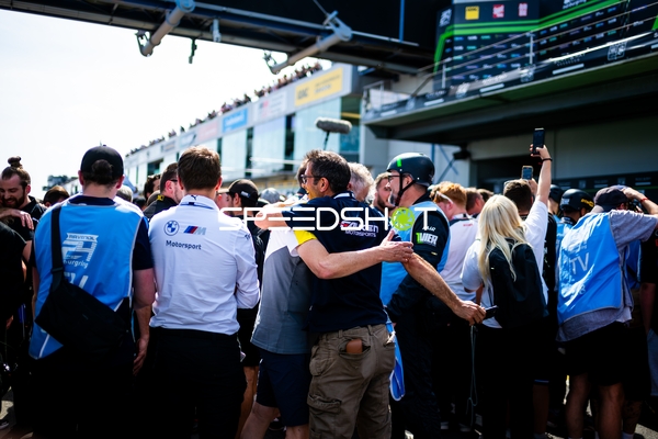 Feier in der Boxengasse