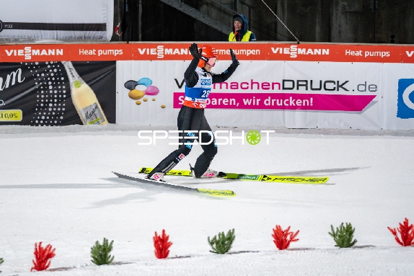 Startnummer 28 landet sicher