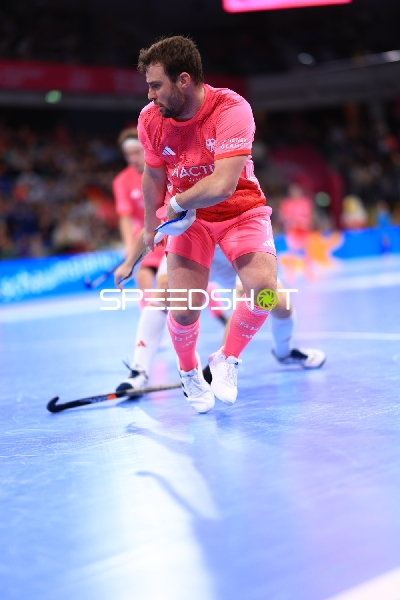 Nicolas Proske (7; Deutschland) mit Ball