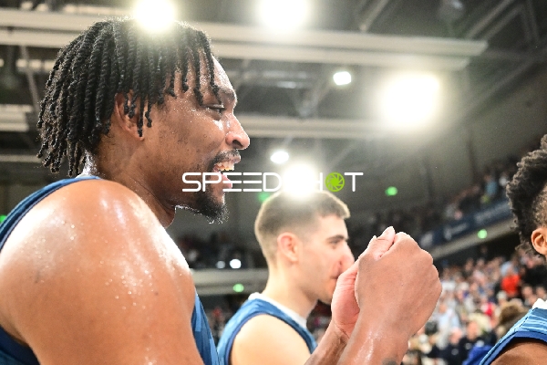 Szene mit Dusan Neskovic (7; MLP Academics Heidelberg)