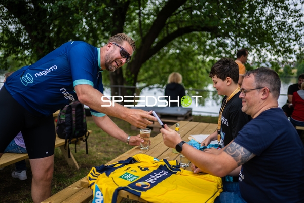 Autogrammstunde mit Vorstand