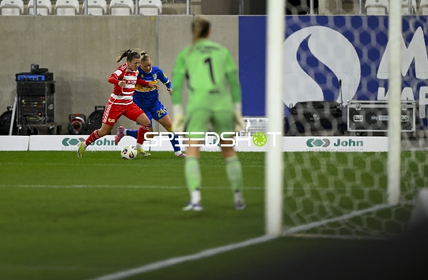 Zweikampf vor dem Tor